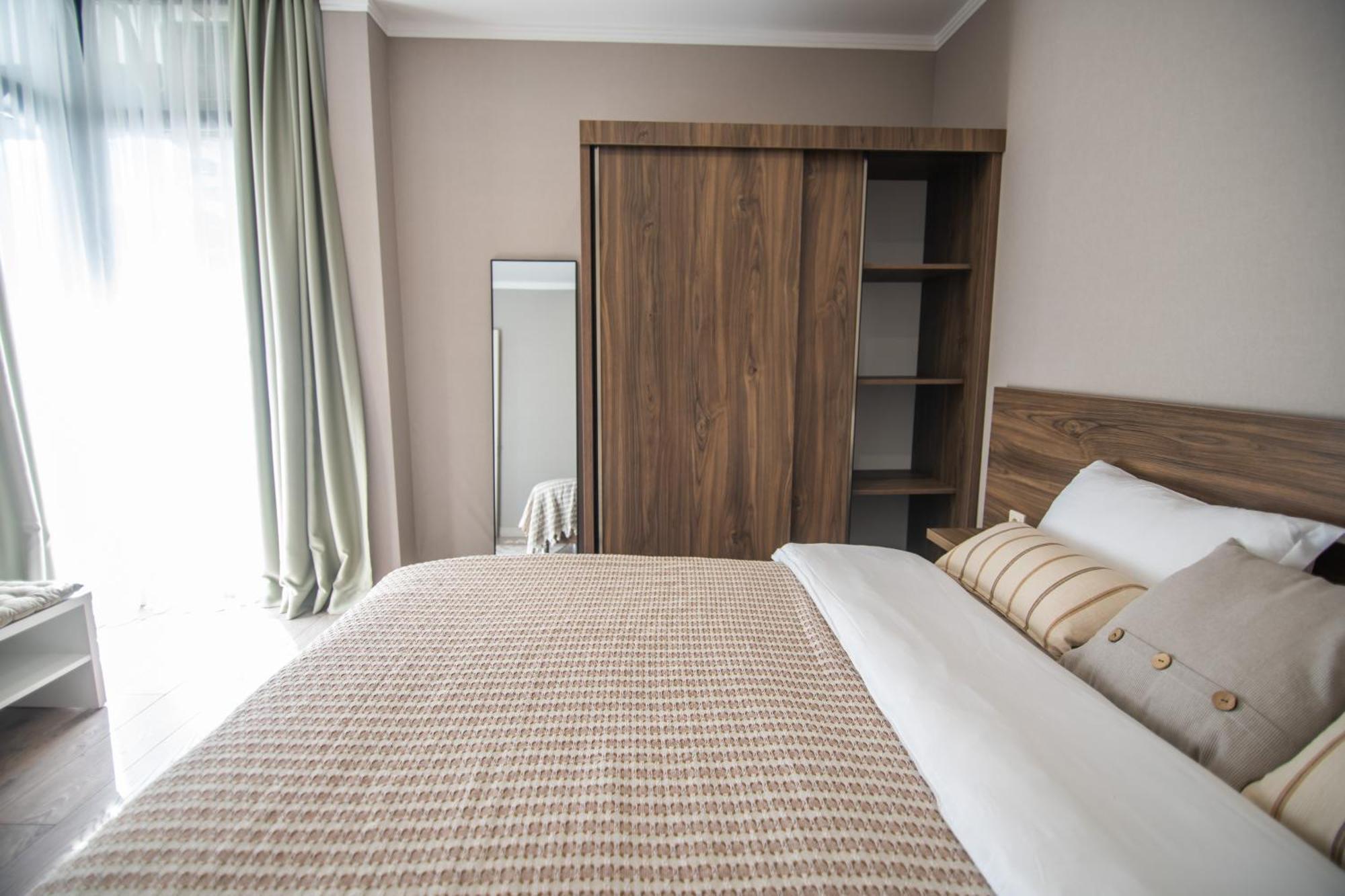 Green Side Apart Hotel Батумі Екстер'єр фото