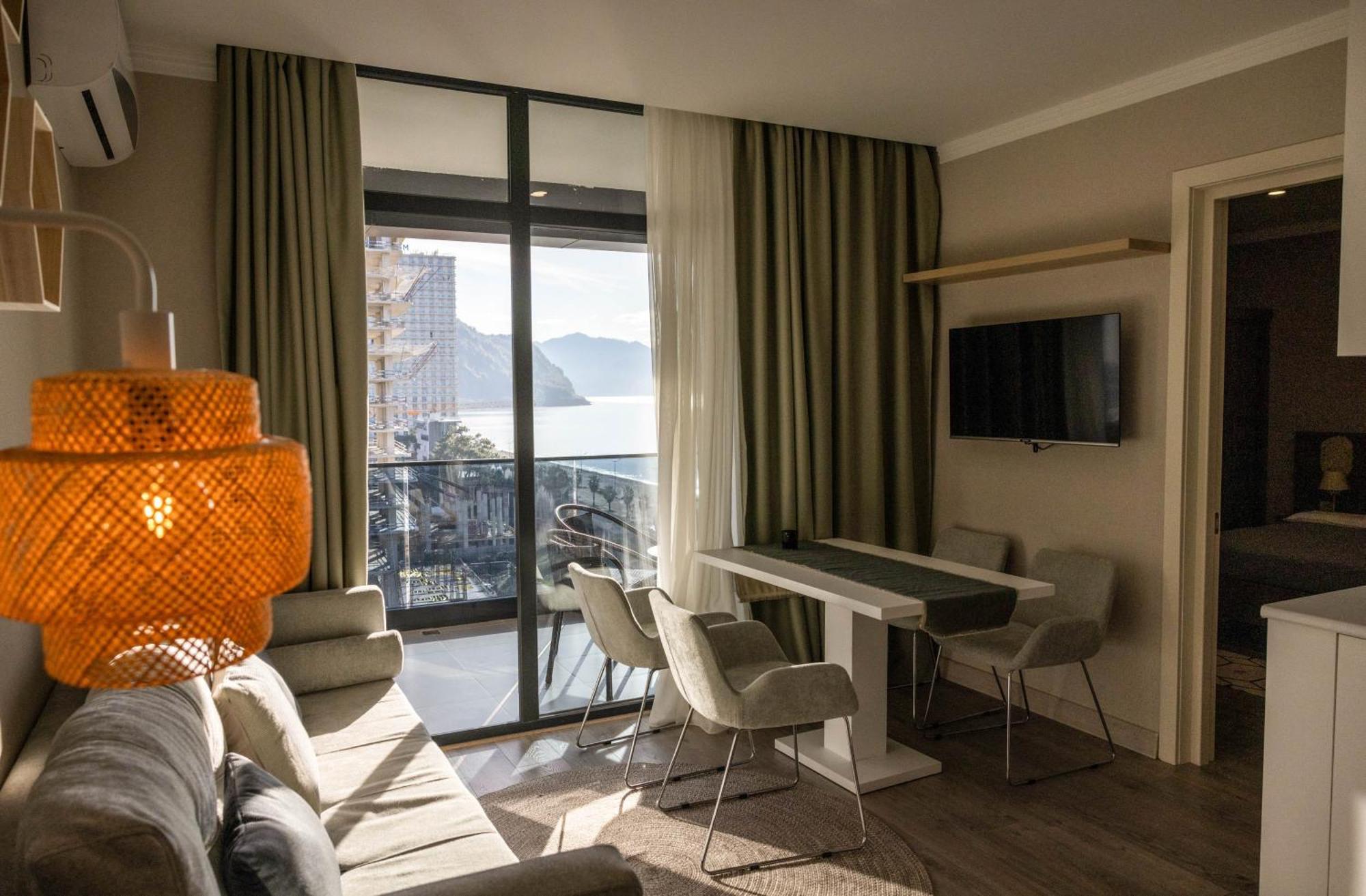 Green Side Apart Hotel Батумі Екстер'єр фото